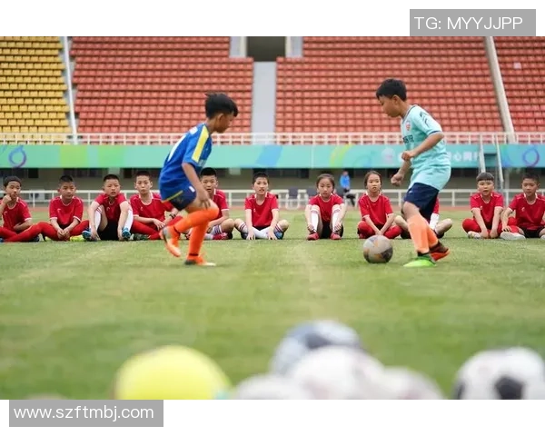 成都足球队的耐力揭秘：从训练到比赛的全景探索